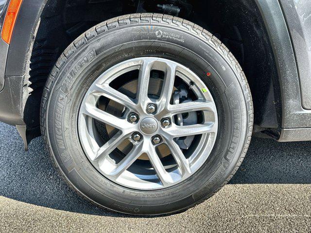 new 2025 Jeep Grand Cherokee car, priced at $35,257