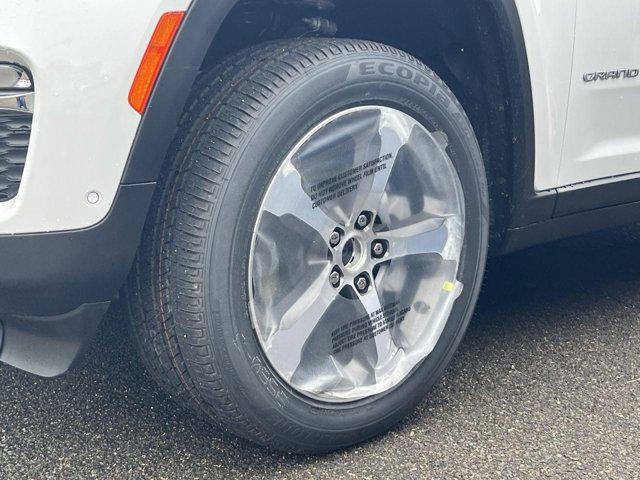 new 2025 Jeep Grand Cherokee car, priced at $42,859