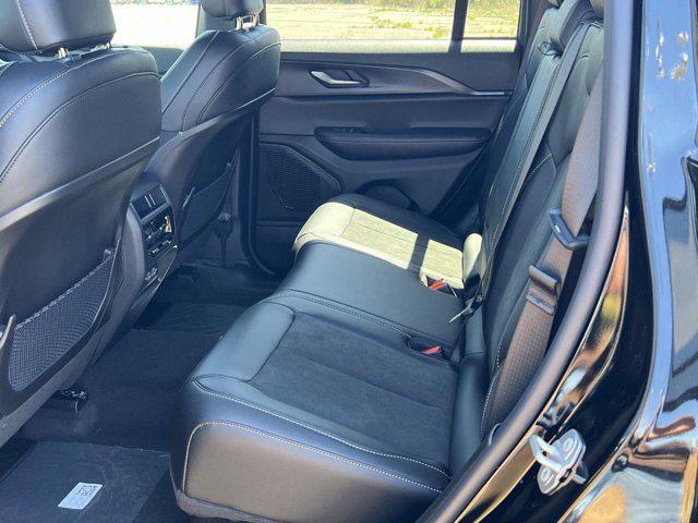 new 2025 Jeep Grand Cherokee car, priced at $38,182