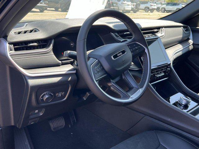 new 2025 Jeep Grand Cherokee car, priced at $38,182