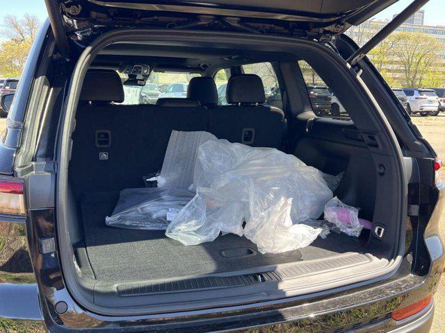 new 2025 Jeep Grand Cherokee car, priced at $38,182