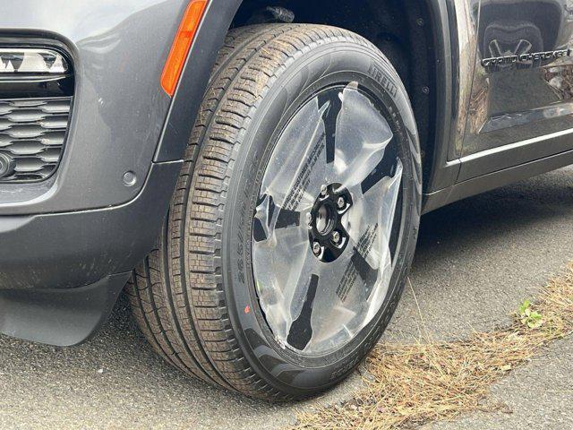 new 2025 Jeep Grand Cherokee car, priced at $45,616