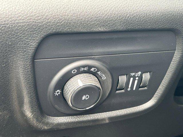 new 2025 Jeep Grand Cherokee car, priced at $45,616