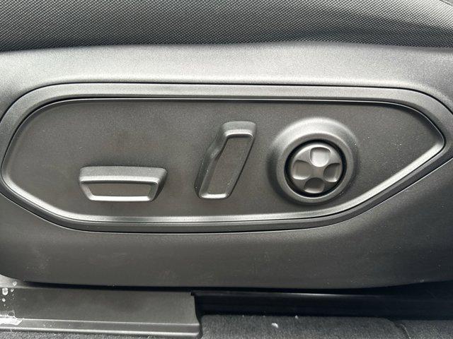 new 2025 Jeep Grand Cherokee car, priced at $36,989