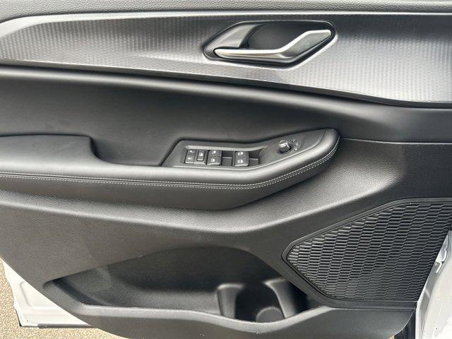 new 2025 Jeep Grand Cherokee car, priced at $36,989