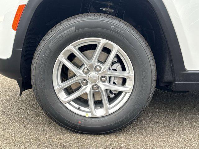 new 2025 Jeep Grand Cherokee car, priced at $36,989