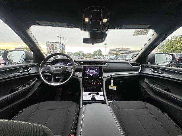 new 2025 Jeep Grand Cherokee car, priced at $36,989