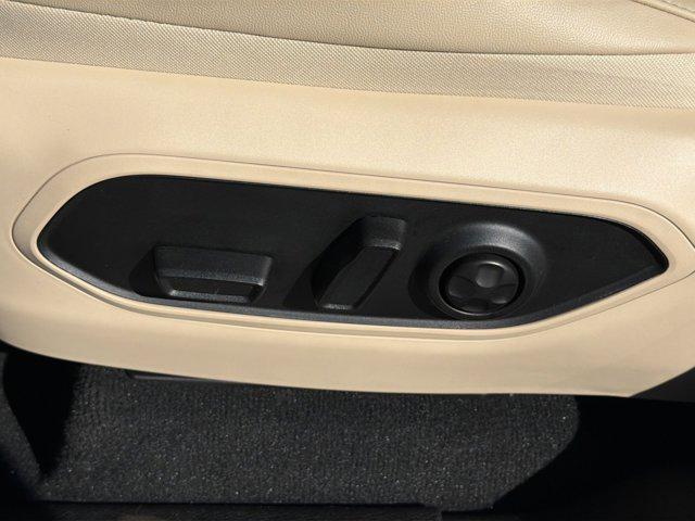 new 2025 Jeep Grand Cherokee car, priced at $42,834