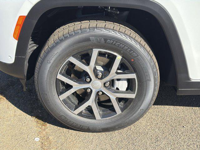 new 2025 Jeep Grand Cherokee car, priced at $42,834