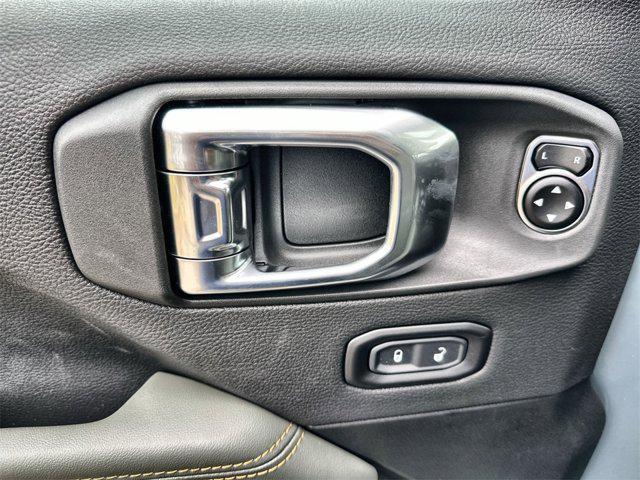 new 2025 Jeep Gladiator car, priced at $49,935