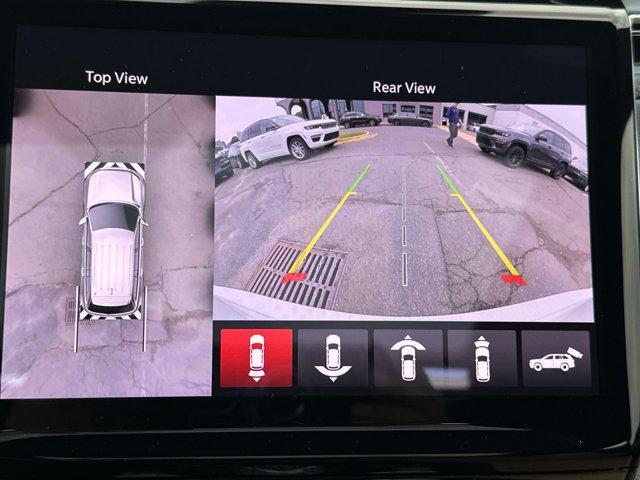 new 2025 Jeep Grand Cherokee car, priced at $54,395