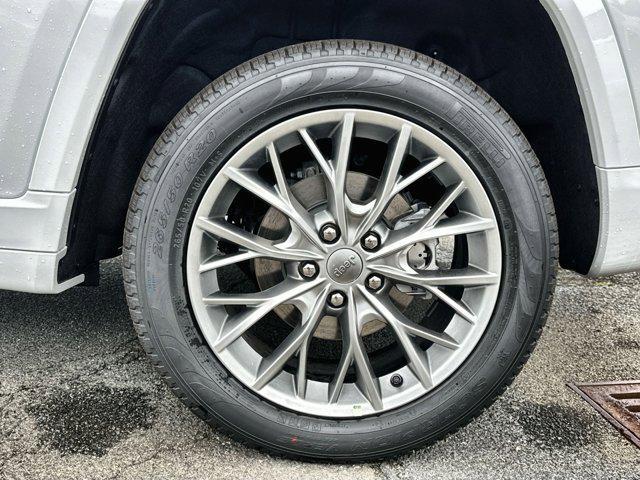 new 2025 Jeep Grand Cherokee car, priced at $54,395