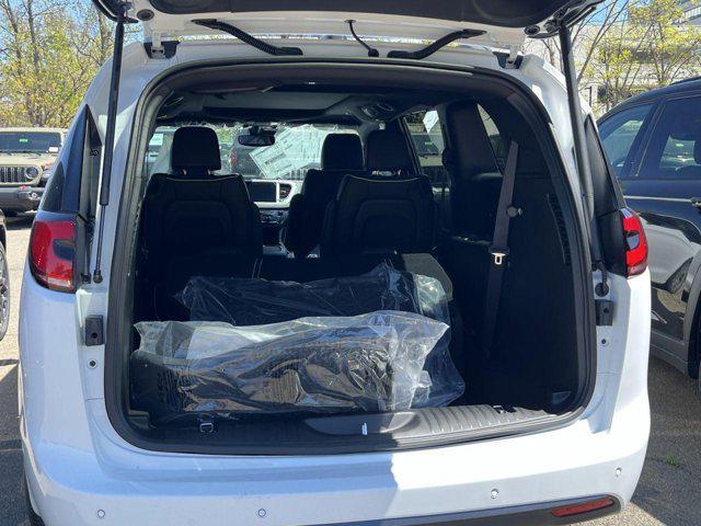 new 2025 Chrysler Pacifica car, priced at $45,979