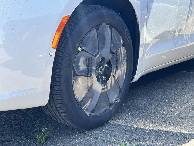 new 2025 Chrysler Pacifica car, priced at $45,979