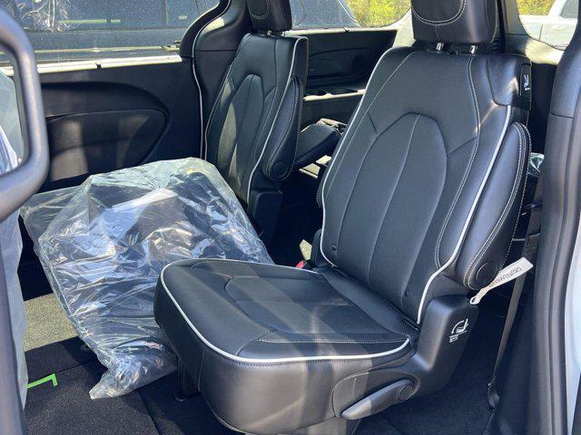 new 2025 Chrysler Pacifica car, priced at $45,979