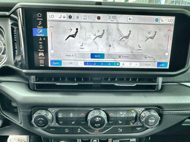 new 2025 Jeep Wrangler car, priced at $53,530