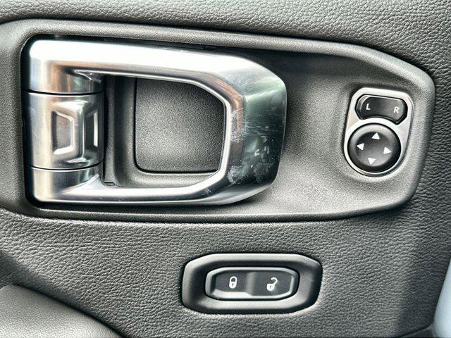 new 2025 Jeep Wrangler car, priced at $53,530