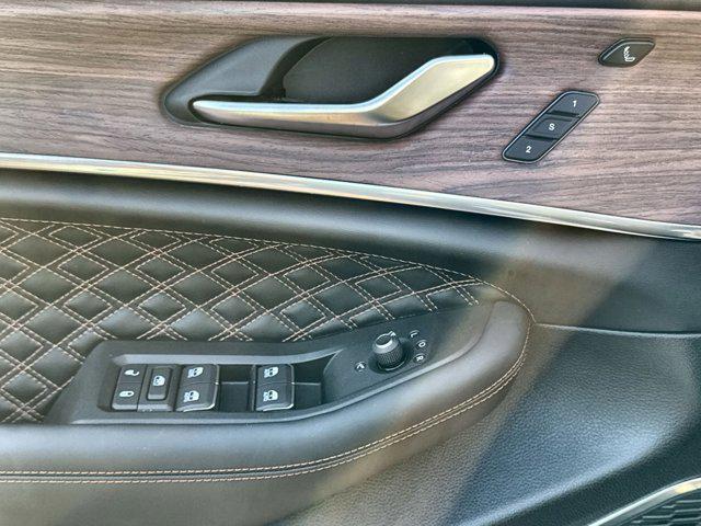 new 2025 Jeep Grand Cherokee car, priced at $54,058