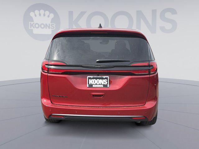 new 2026 Chrysler Pacifica car, priced at $43,034