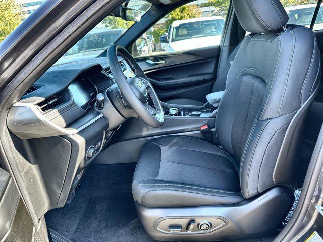 new 2025 Jeep Grand Cherokee car, priced at $37,506