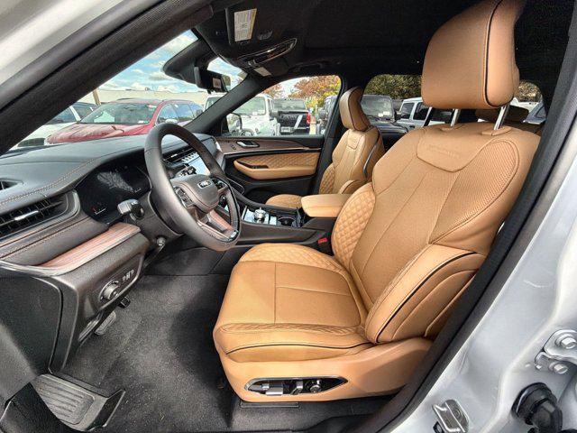 new 2025 Jeep Grand Cherokee car, priced at $53,567