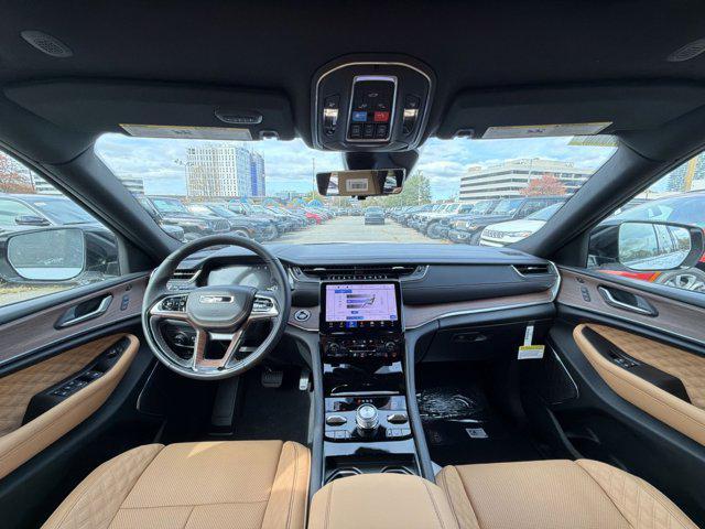 new 2025 Jeep Grand Cherokee car, priced at $53,567