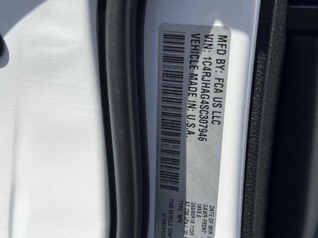 new 2025 Jeep Grand Cherokee car, priced at $34,586