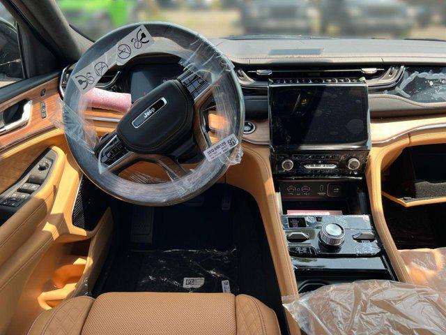 new 2025 Jeep Grand Cherokee car, priced at $57,500