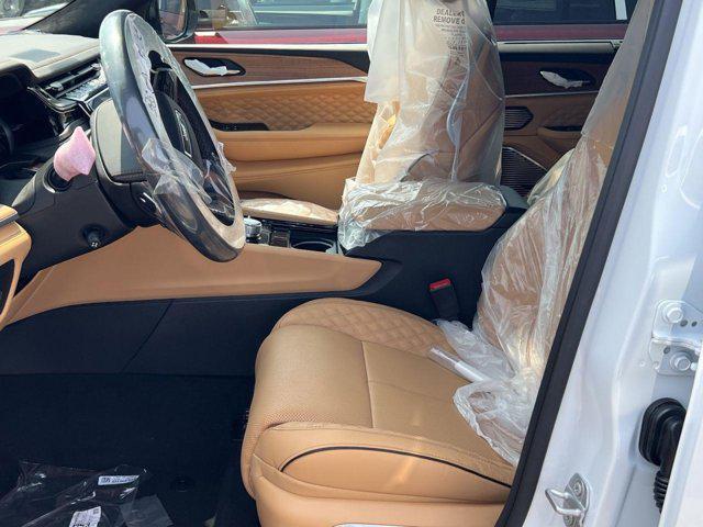 new 2025 Jeep Grand Cherokee car, priced at $57,500
