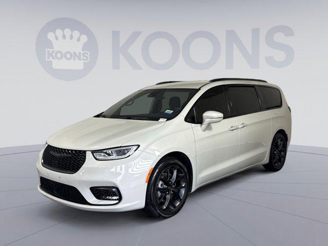 used 2021 Chrysler Pacifica car, priced at $25,500