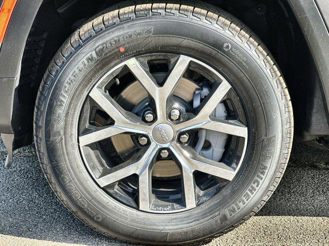 new 2025 Jeep Grand Cherokee car, priced at $43,652