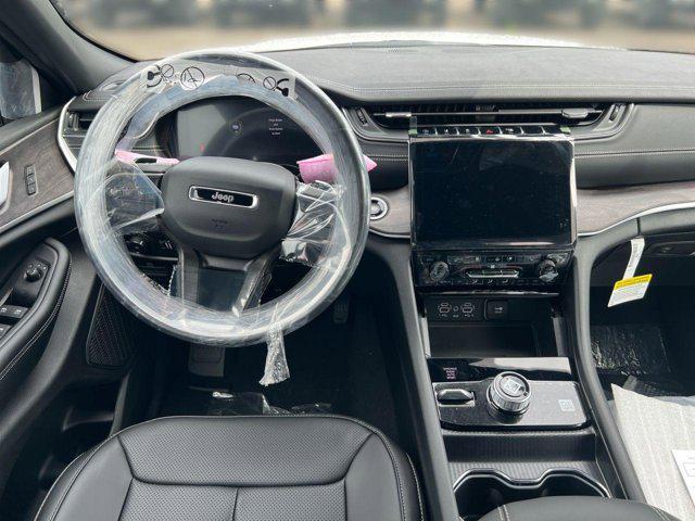 new 2025 Jeep Grand Cherokee car, priced at $45,080