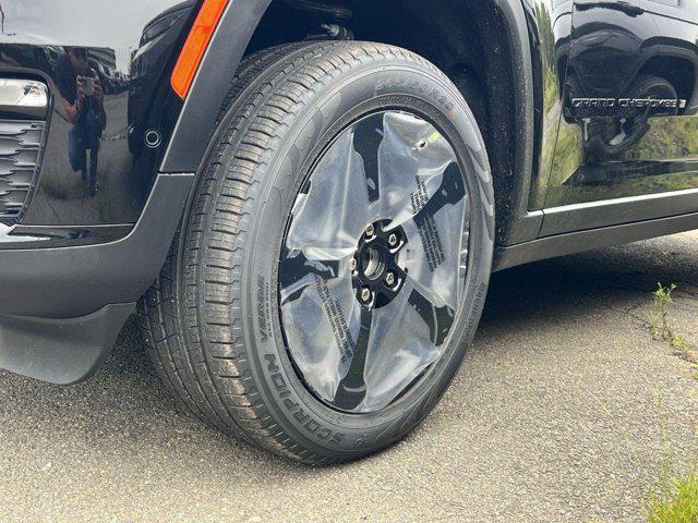 new 2025 Jeep Grand Cherokee L car, priced at $45,957