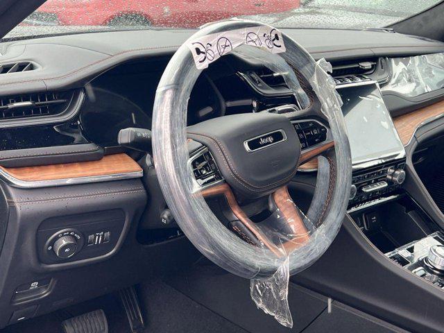 new 2025 Jeep Grand Cherokee car, priced at $59,136