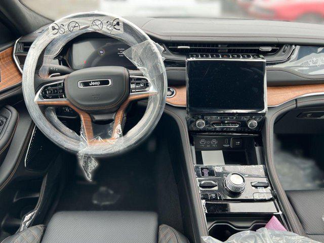 new 2025 Jeep Grand Cherokee car, priced at $59,136