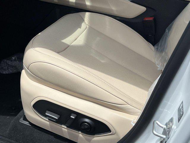 new 2025 Jeep Grand Cherokee car, priced at $41,527