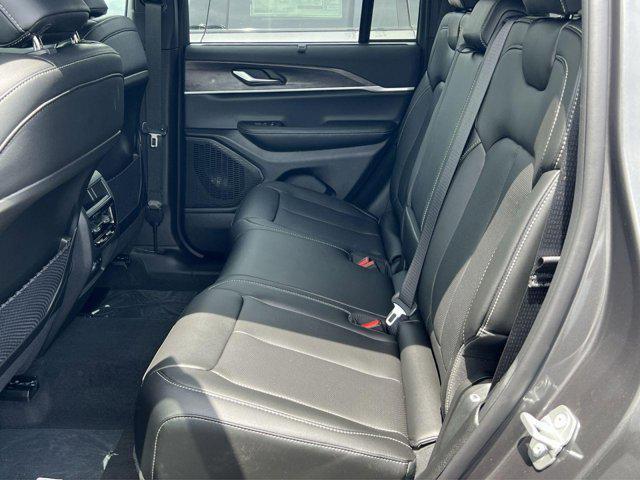 new 2025 Jeep Grand Cherokee car, priced at $42,063