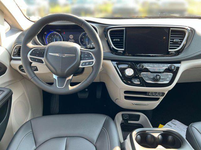 new 2024 Chrysler Pacifica car, priced at $39,545