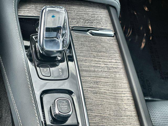 used 2022 Volvo XC90 Recharge Plug-In Hybrid car, priced at $43,000