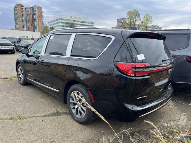 new 2025 Chrysler Pacifica car, priced at $50,911