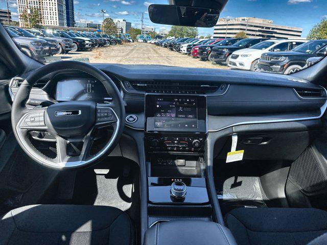 new 2025 Jeep Grand Cherokee car, priced at $35,257