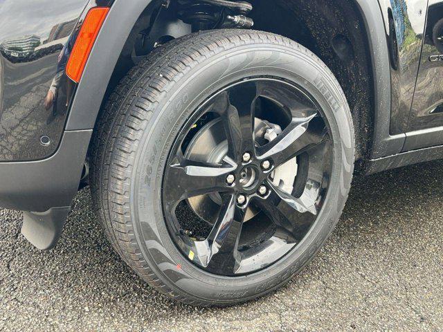 new 2025 Jeep Grand Cherokee car, priced at $45,616