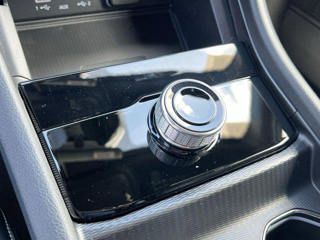 new 2025 Jeep Grand Cherokee car, priced at $38,182