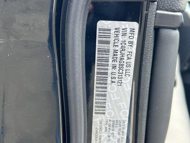 new 2025 Jeep Grand Cherokee car, priced at $38,182
