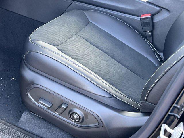 new 2025 Jeep Grand Cherokee car, priced at $38,182