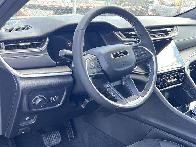 new 2025 Jeep Grand Cherokee car, priced at $38,182