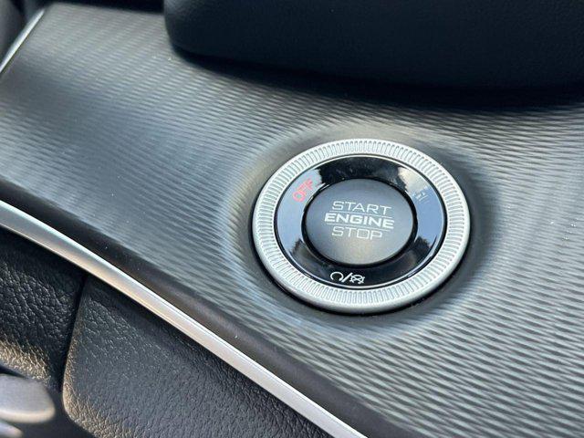 new 2025 Jeep Grand Cherokee car, priced at $38,182