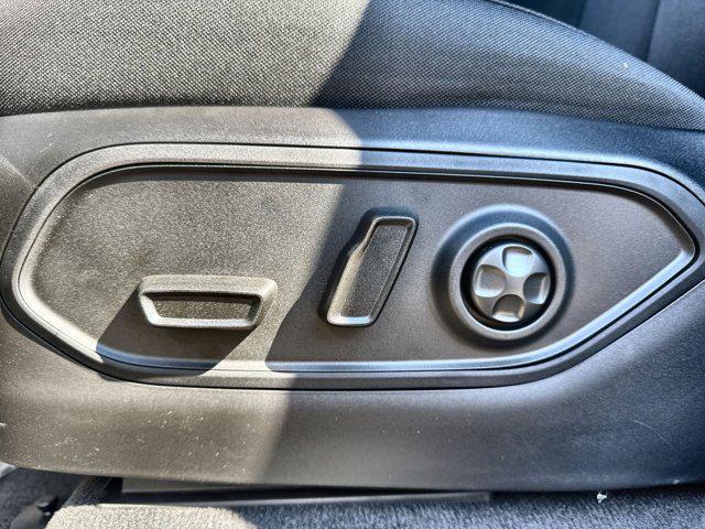 new 2025 Jeep Grand Cherokee car, priced at $37,507