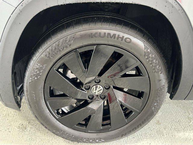 used 2024 Volkswagen Atlas Cross Sport car, priced at $35,000