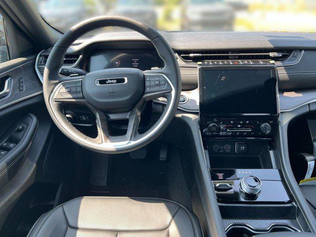 new 2025 Jeep Grand Cherokee car, priced at $45,526